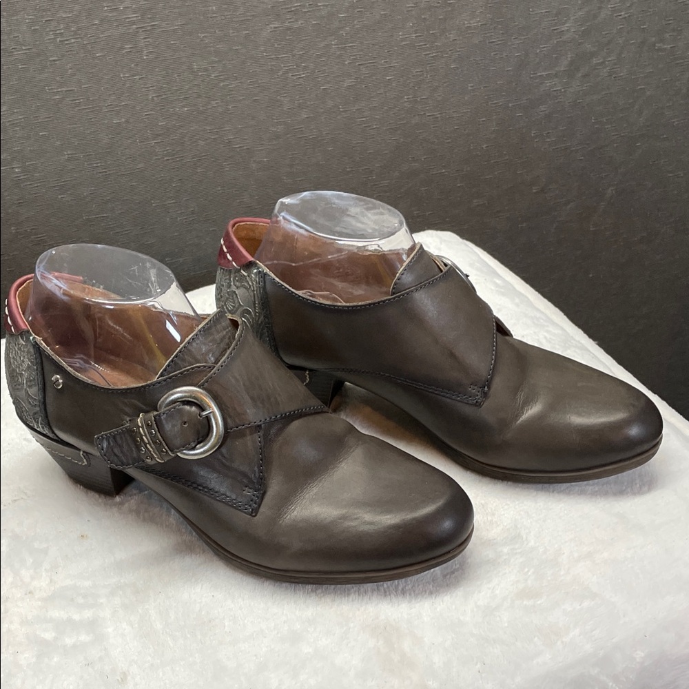 PIKOLINOS Brown Leather Mules with Silver Buckle